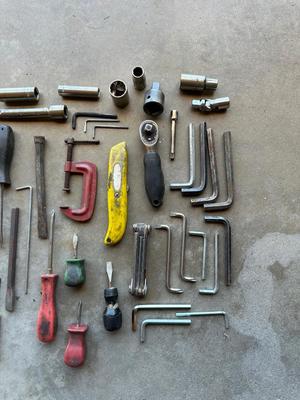 LARGE VARIETY OF HAND TOOLS