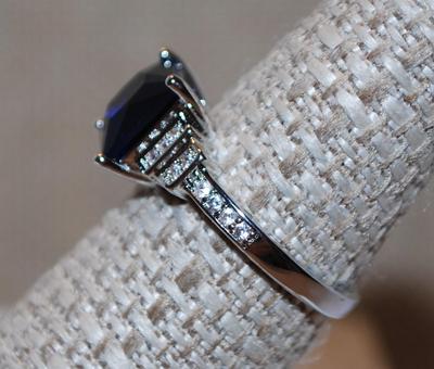 Size 7 Deep Blue Square Cut Stone Ring with 