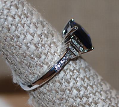 Size 7 Deep Blue Square Cut Stone Ring with 
