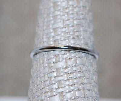 Size 7 Dainty Blue Rectangle Stone Ring on a Silver Tone Band (1.0g)