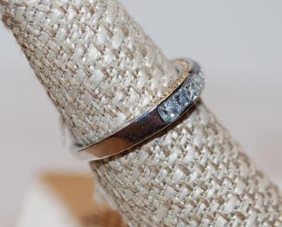 Size 7¼ Half-Eternity Clear-Stones Ring on a Silver Tone Band (3.0g)