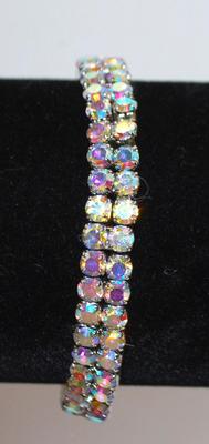 2 Bracelets - 1 Iridescent Expandable (6