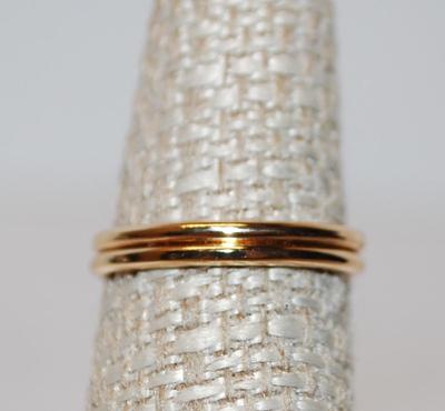 Size 6¾ Set of 2 Thin Classic Rings on Gold Tone Bands (1.8g)