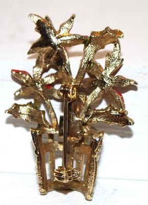 Vintage Poinsettia Styled Gold Tone & Red Pin 1½" x ½"