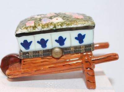 Flower-Top Wheelbarrow Hinged Jewelry Trinket Box 2½