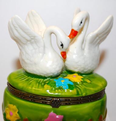 Beautiful "Swans On a Pond" Oval Hinged Trinket Box 3" H x 3" L.