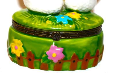 Beautiful "Swans On a Pond" Oval Hinged Trinket Box 3" H x 3" L.