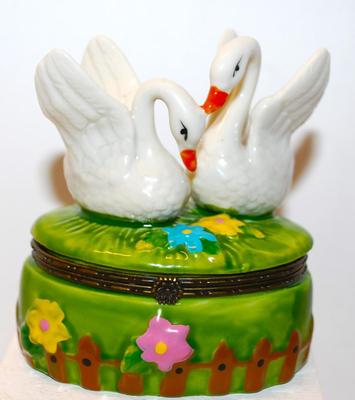 Beautiful "Swans On a Pond" Oval Hinged Trinket Box 3" H x 3" L.