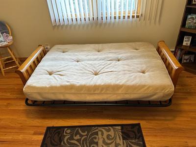 NICE LOOKING FUTON