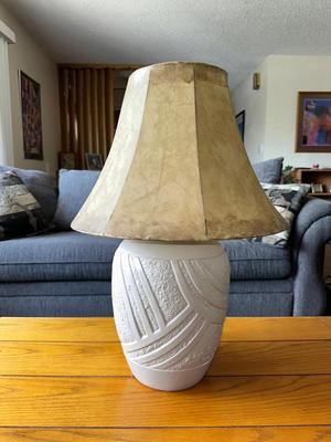 COFFEE TABLE AND LAMP