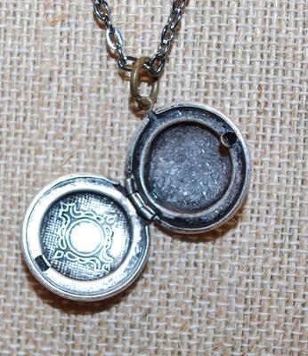 Graphic Designed Round Silver Tone Locket PENDANT (¾