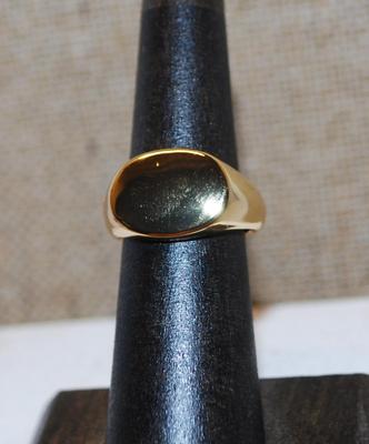 Size 5 All Gold Tone Ring with Oval Flat Top (4.6g)