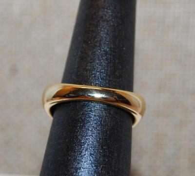 Size 5 All Gold Tone Ring with Oval Flat Top (4.6g)