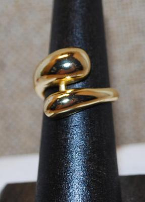 Size 5¼ All Gold Tone Ring in an Open Wrap-Around Style (4.0g)