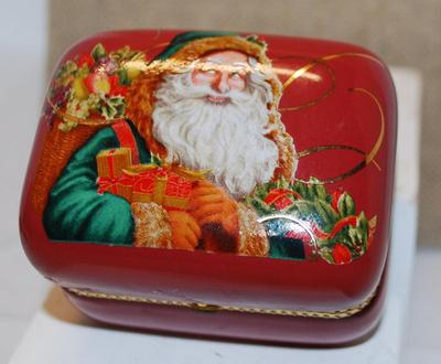 Santa Claus with Gifts Hinged Jewelry Trinket Box 2½