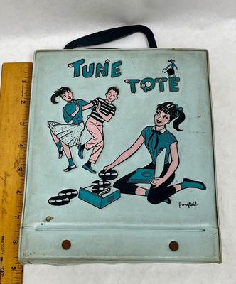 Tune Tote 45 rpm Record Storage Book vintage Disney & Golden records included