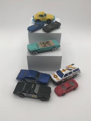 LOT 33L: Vintage Toy Car Models: Hot Wheels, Matchbox & More