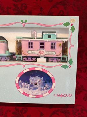 PRECIOUS MOMENTS - THE SUGAR TOWN EXPRESS - HOLIDAY TRAIN SET