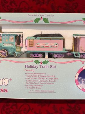 PRECIOUS MOMENTS - THE SUGAR TOWN EXPRESS - HOLIDAY TRAIN SET