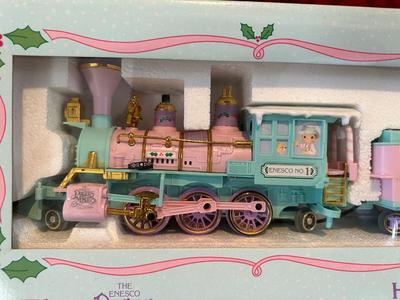 PRECIOUS MOMENTS - THE SUGAR TOWN EXPRESS - HOLIDAY TRAIN SET