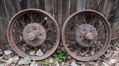 Straight Spoke Ford Wheels with Original Ford Center Cap