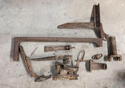 Mixed Early Ford Pieces