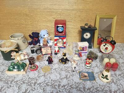 COLLECTIBLES AND KNICK KNACKS