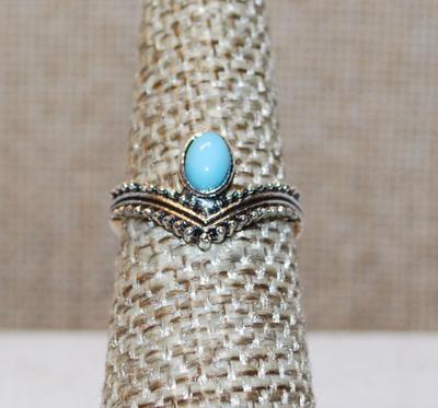 Size 6¼ Single Turquoise Style Stone Ring on a Silver Tone Knurled Band (1.5g)