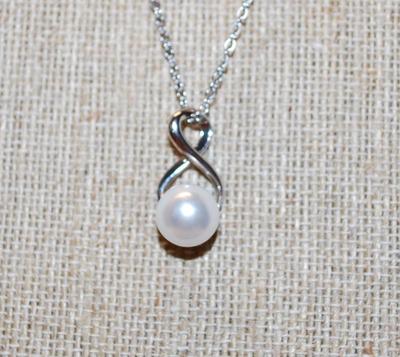 Faux White Pearl PENDANT (¾