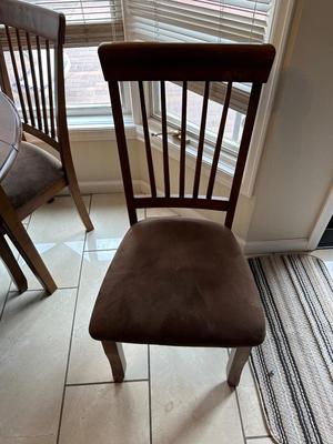 ROUND DRUM DROP LEAF TABLE WITH 4 SEAT CUSHIONED CHAIRS