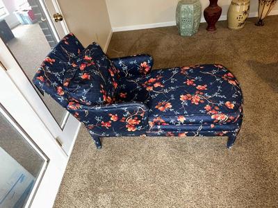 CHAISE LOUNGE WITH FLORAL PATTERN