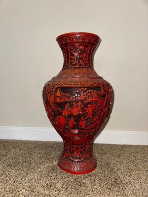 CHINESE CINNABAR LACQUERED VASE