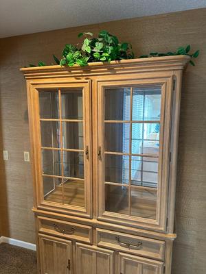STANLEY FURNITURE LIGHTED CHINA CABINET