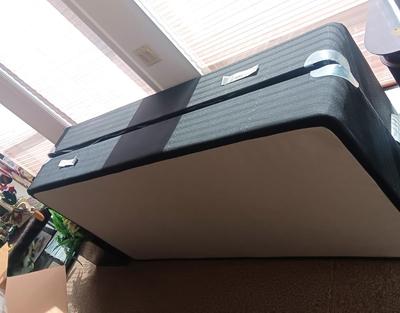 2 LIKE NEW TWIN BOX SPRING MATTRESSES