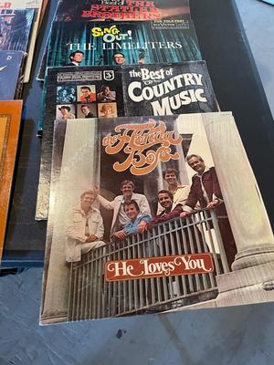 WIDE VARIETY OF MUSIC ON VINYL RECORDS