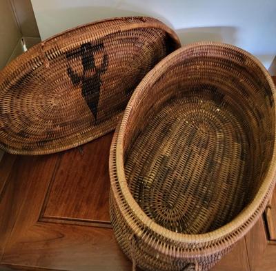 LARGE VINTAGE ASIAN HAND WOVEN BASKET WITH LID