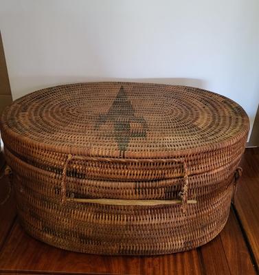 LARGE VINTAGE ASIAN HAND WOVEN BASKET WITH LID