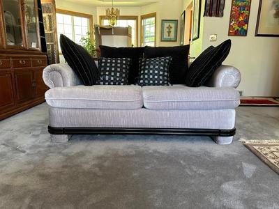 GREY CRUSHED VELVET LOVESEAT WITH WOOD TRIM AND THROW PILLOWS