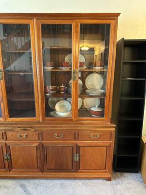 LIGHTED, 2 TONE SOLID WOOD, HIGH END DISPLAY CABINET WITH BRASS HARDWARE