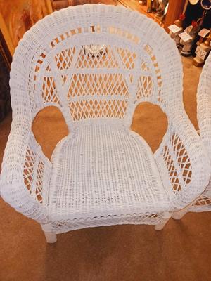 NEW W/TAG PIER 1 INDOOR WHITE WICKER CHAIR W/CUSHION