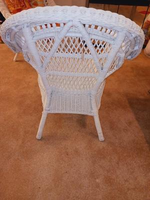 NEW W/TAG PIER 1 INDOOR WHITE WICKER CHAIR W/CUSHION