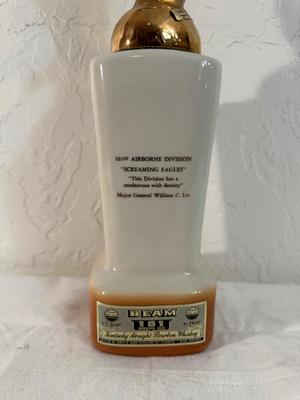 FULL JIM BEAM 1977 101st AIRBORNE DECANTER