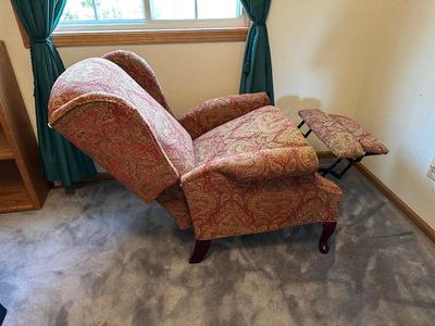LIKE NEW LANE RECLINER