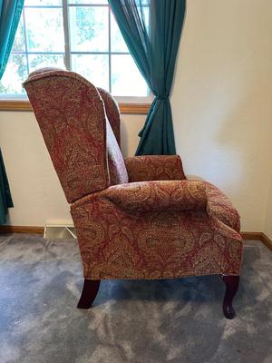 LIKE NEW LANE RECLINER