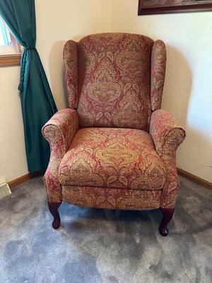 LIKE NEW LANE RECLINER