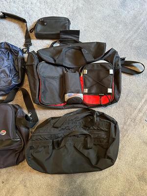 DUFFLE BAGS/TOTES