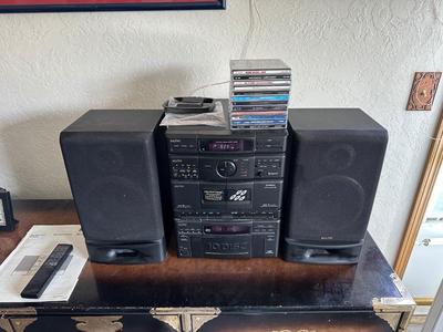 SANYO 10 DISC PLAYER, DUAL CASSETTE, AM/FM STEREO, EQUALIZER & A PAIR OF SPEAKERS W/REMOTE