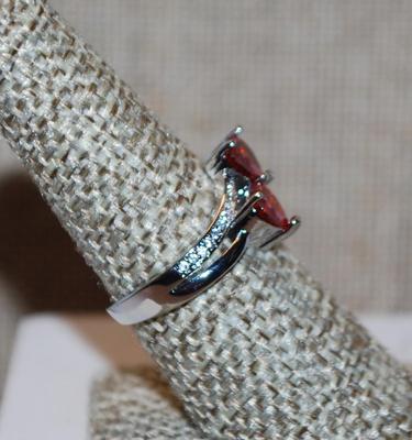 Size 7¼ Double Connected Red Hearts Ring with Accent Stones Lines on a Silver Tone Band (3.3g)