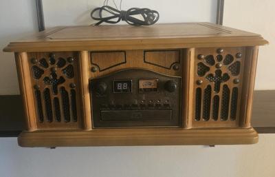 2007 Turntable Vintage Style Radio with CD Player