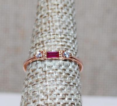 Size 7 Red Rectangle Stone Ring with Accent Stones on a Rose Gold Band (1.0g)